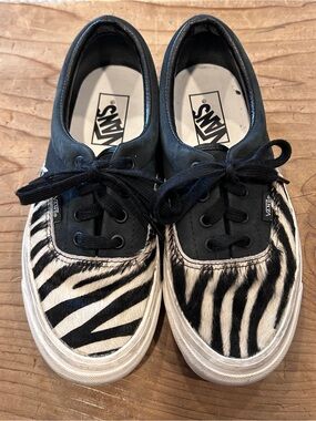 Vans Zebra Print Black and White Lace-Up Sneakers 7.5